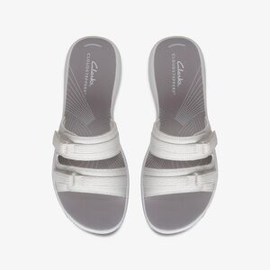 CLARKS women’s BREEZE PIPER WHITE